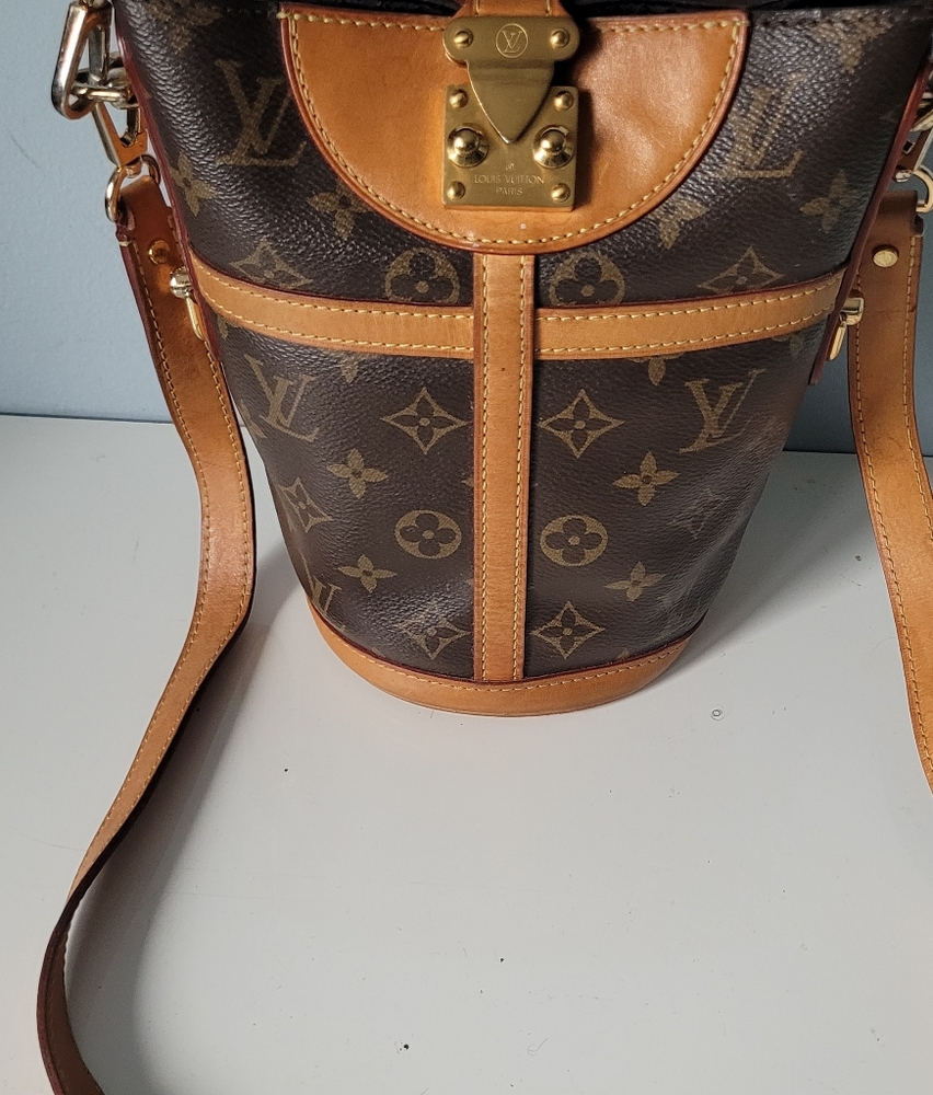 Louis vuitton bucket